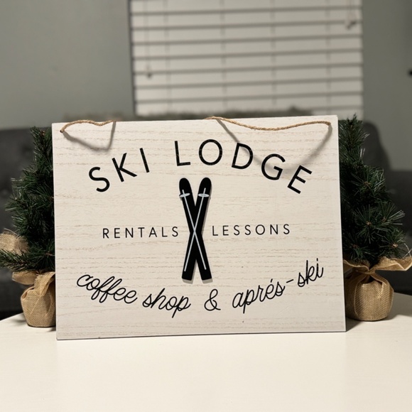 Target Bullseye 2021 Christmas 4 Winter Wood Signs for Cabin, Hot Chocolate Bar - Picture 9 of 15